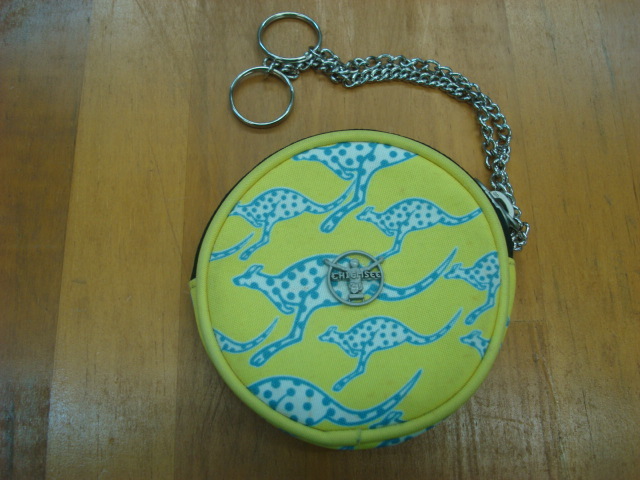 必見!未使用!新品!CHIEMSEE(キムジー) ROUND KEY WALLET FP2161 kg blazing yellow(若干汚れ有)・・実物はもう少し濃い色です。拍卖