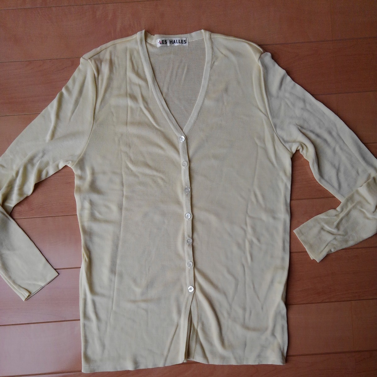 LES HALLES 艶のあるクリーム色 のカーディガン拍卖