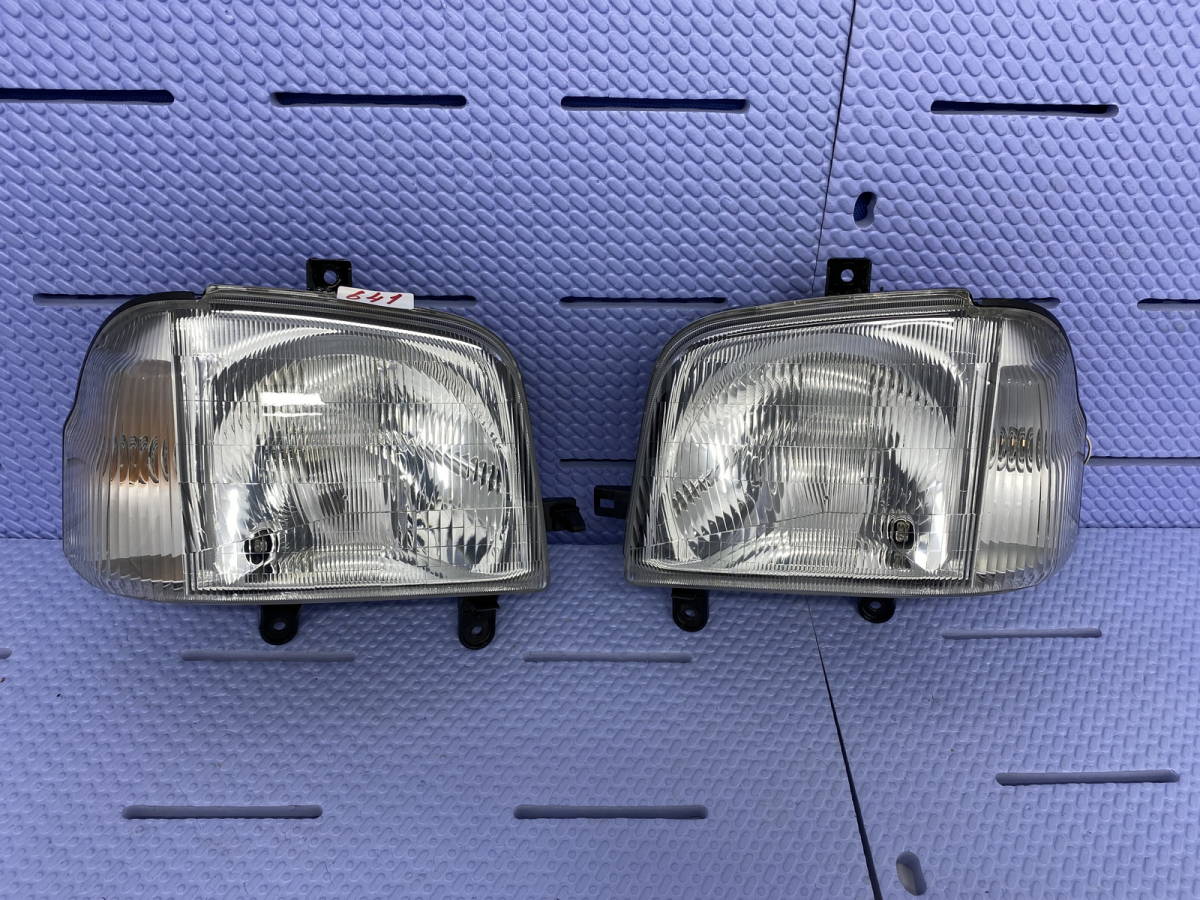 641 * * ダイハツ ハイゼット S200V 純正 100-51616 左右 左 右 ヘッドライト拍卖