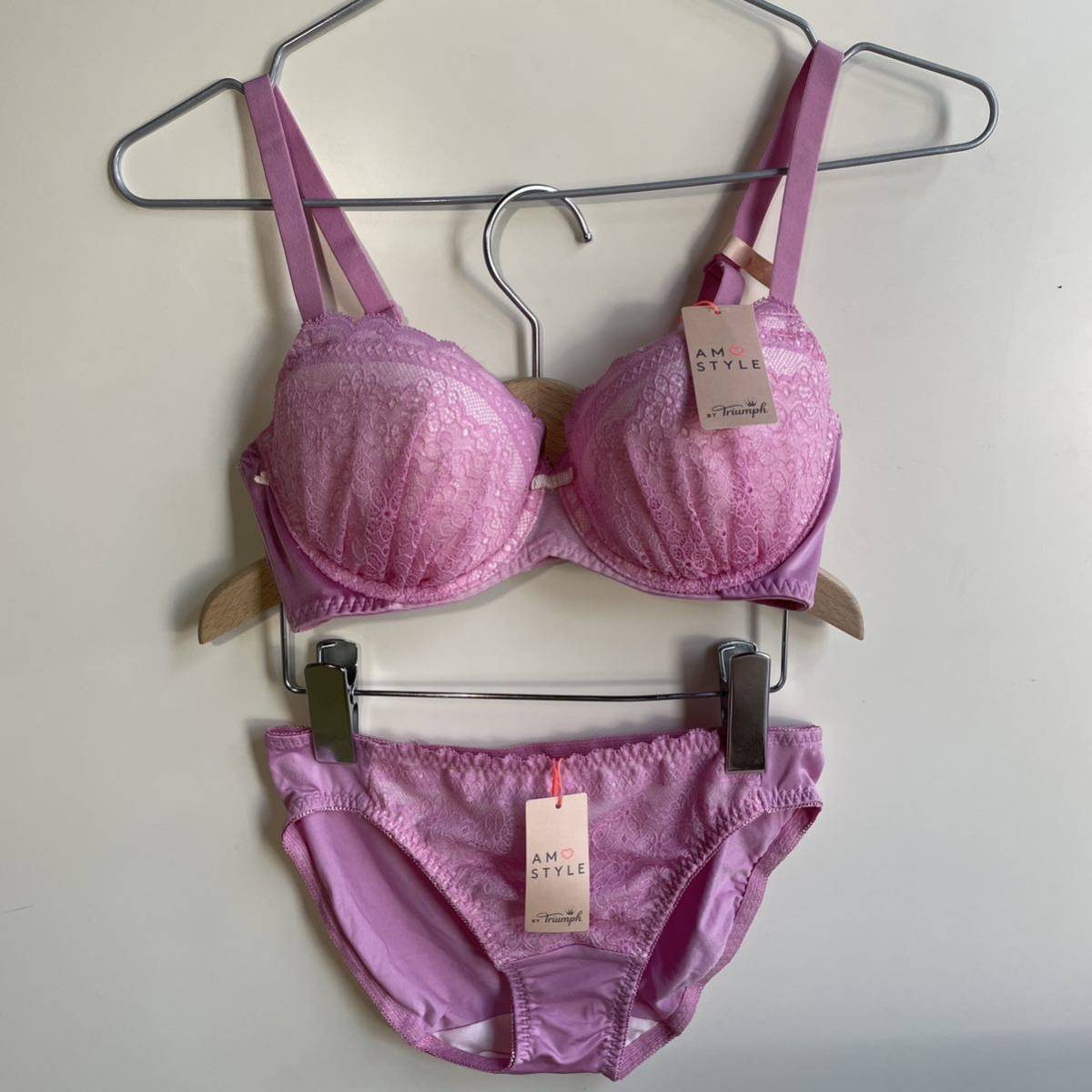 新品【トリンプ】D70 ピンク 夢みるブラ ライト ブラ&ショーツセット デイジーシャワー AMST1260 上下セット アモスタイル拍卖