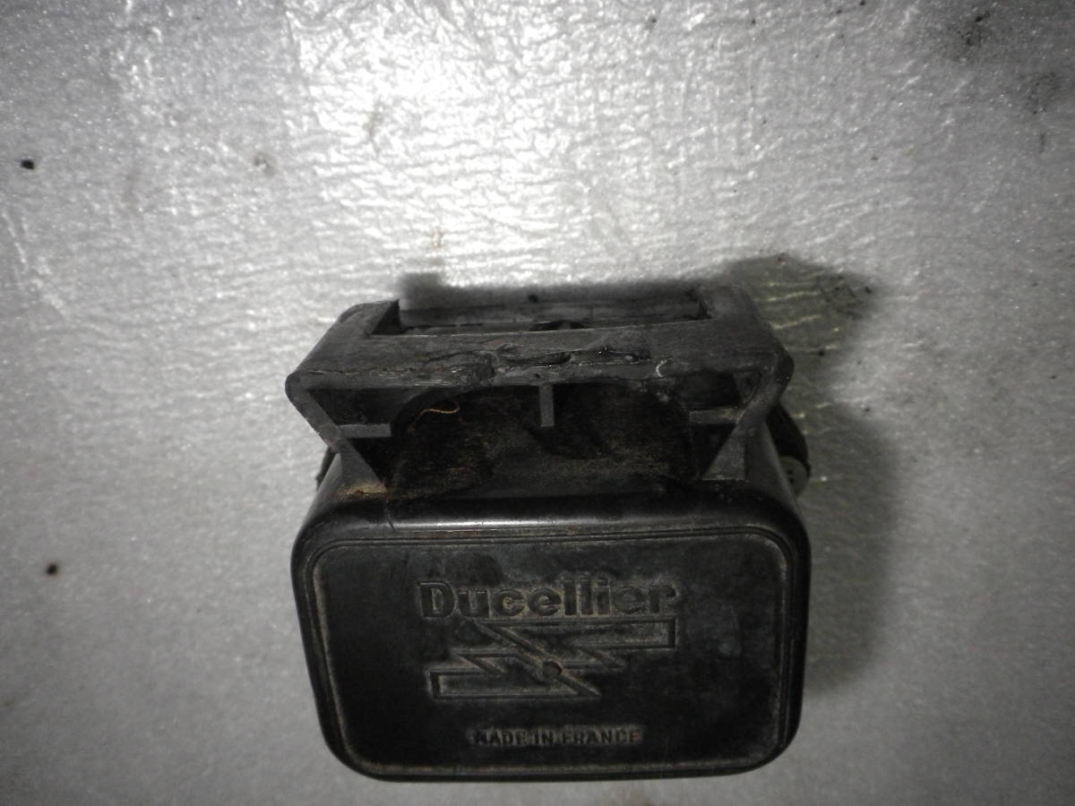 シトロエン 2CV6 ボルテージレギュレター 作動確認済み拍卖