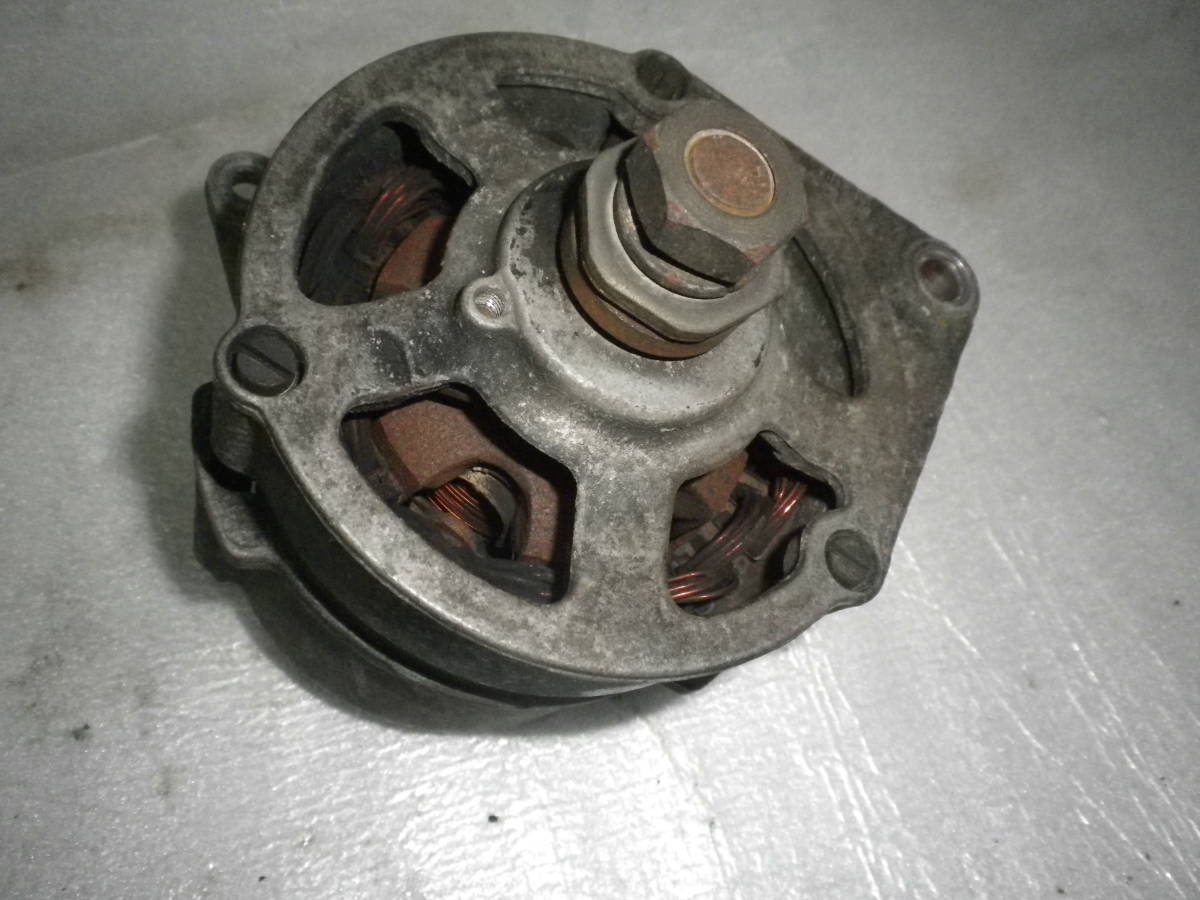 シトロエン 2CV6 ダイナモ 作動確認済み プーリーはありません拍卖