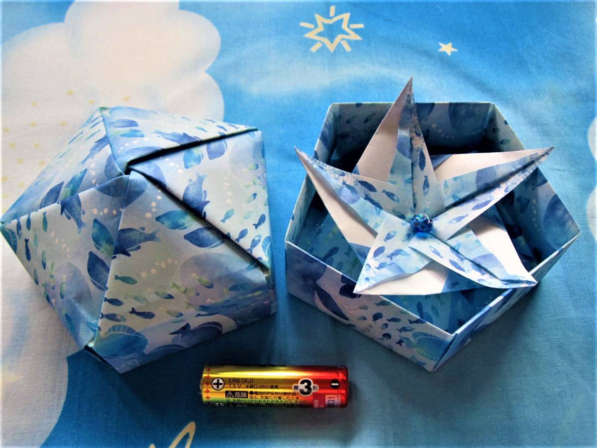 雑貨■五角箱 マリンライフ柄 ブルー 海 水中 魚 No.070 夏 涼しい 綺麗 折り紙 小物入れ かわいい 手作り ギフト 贈り物に プレゼント拍卖