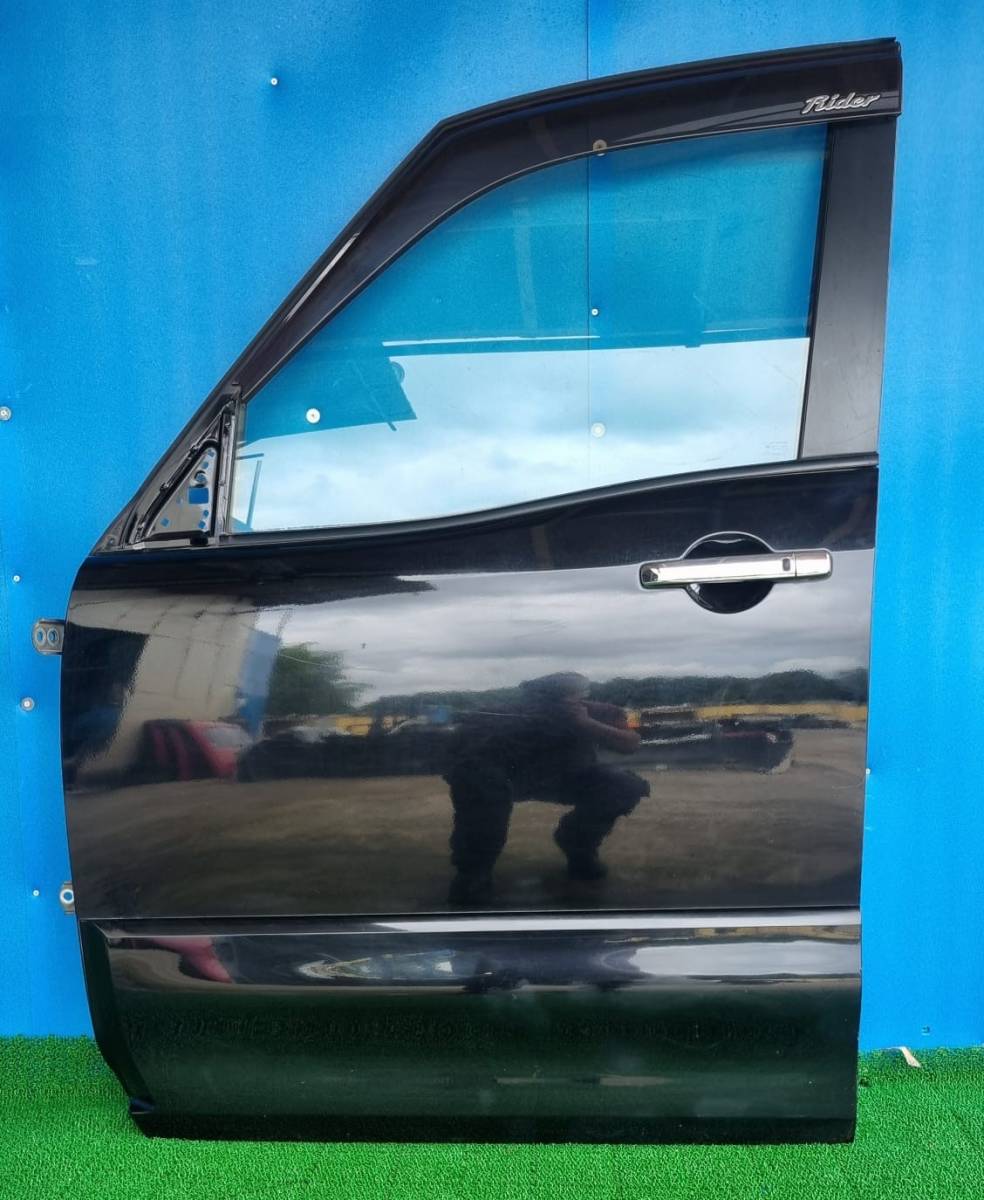 ニッサン セレナ C26 フロントドア 左 拍卖