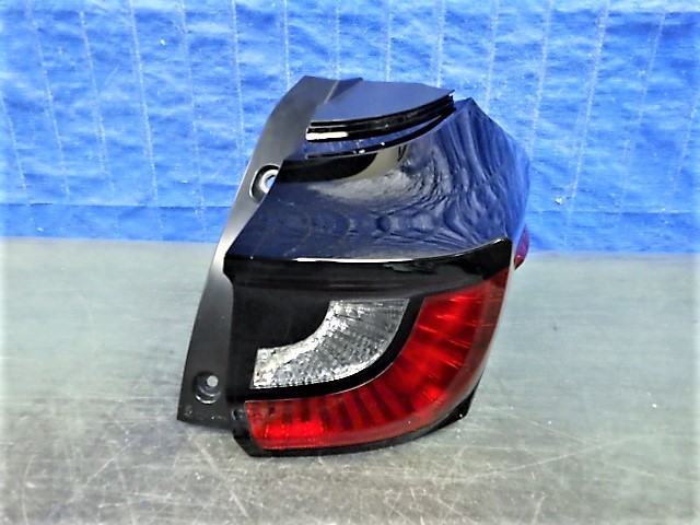 S1412 ヤリス KSP210 MXPA10 MXPA15 MXPH10 MXPH15 右テール K0-9 美品拍卖