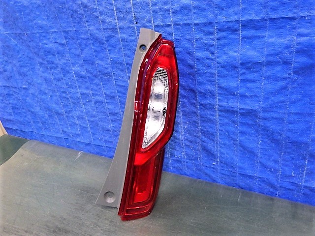 S1454 N-BOX JF3 JF4 後期 右テール LED D274 33500-TTA-N312-M1 H N BOX N ボックス 美品拍卖