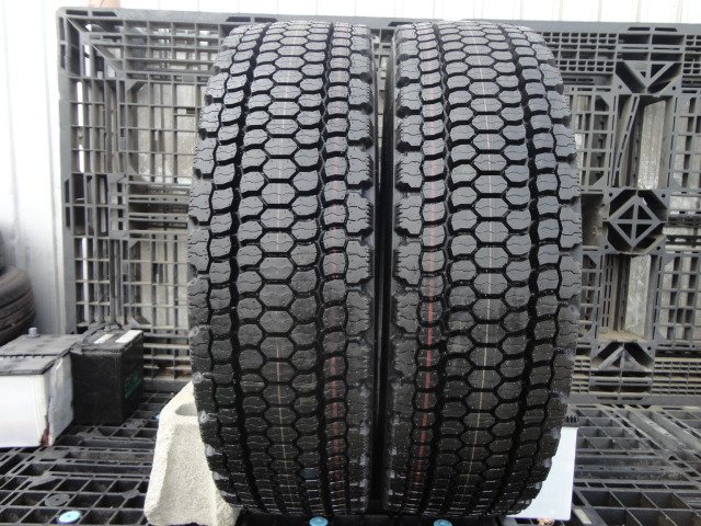 ●4623 冬 イボ付10分山 ブリヂストン W950 235/70R22.5 138/135J 2本 2017年製拍卖