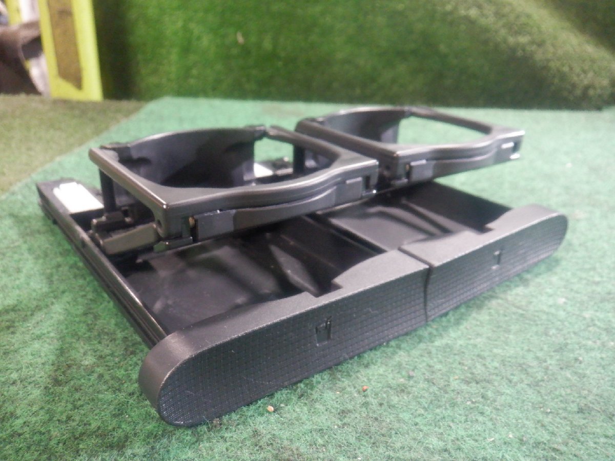 【ダイハツ タント L375S/L385S 純正 ドリンクホルダー 左右セット NF2R1T NF2R1U】拍卖