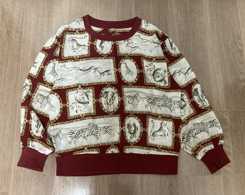 Salvatore Ferragamoフェラガモ  プルオーバー トップス シルクアニマルプリント ワイン×ベージュ×カーキ拍卖