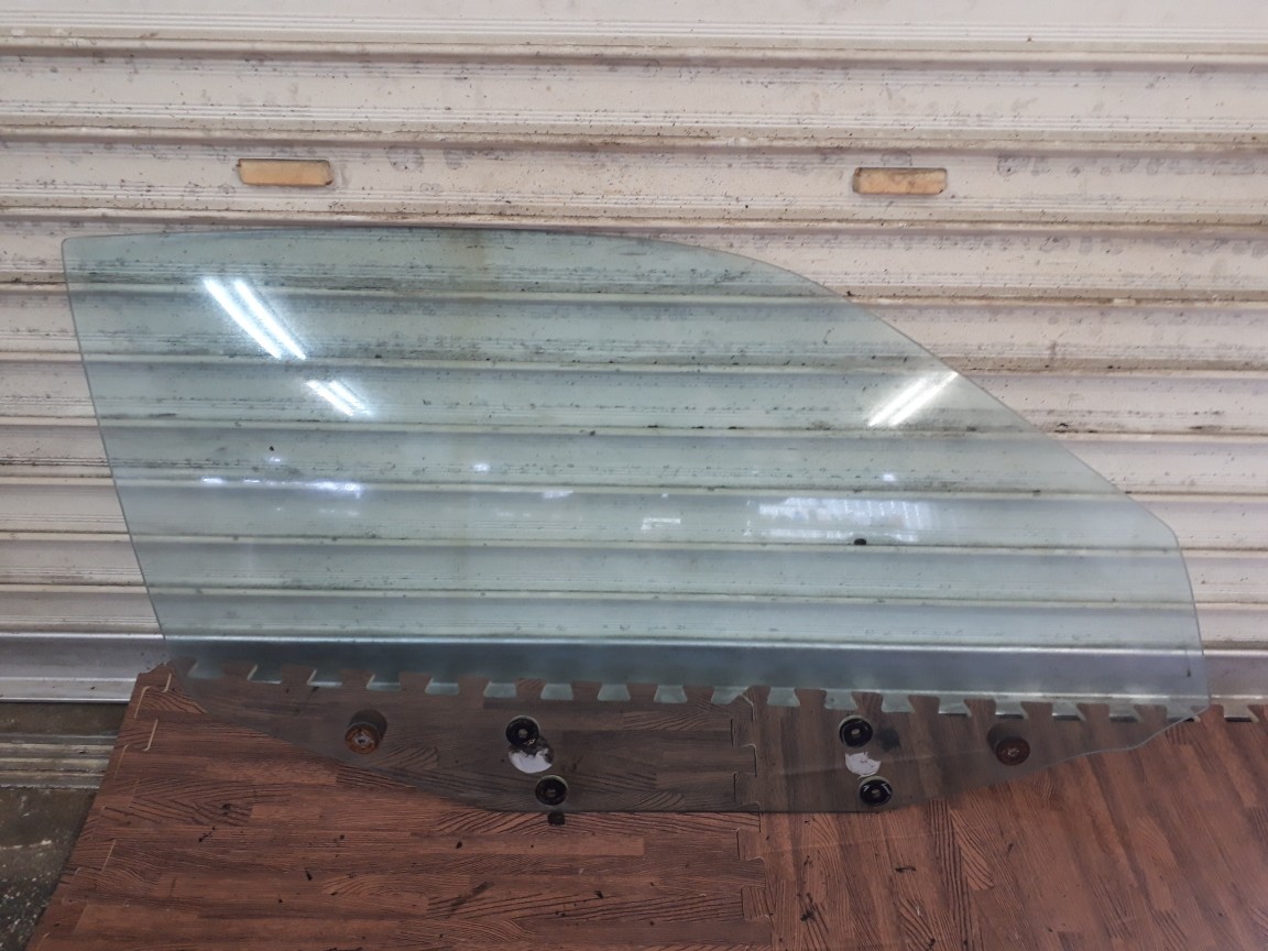 S13シルビア用 ドアガラス(右側)No.to拍卖