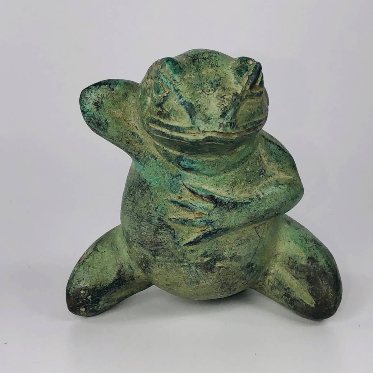 【限定1品】【現状品】【置物】【ブロンズ】蛙/カエル/銅/緑青 雰囲気/味がある H約10cmxW約10cmx奥行き約9cm 449g拍卖
