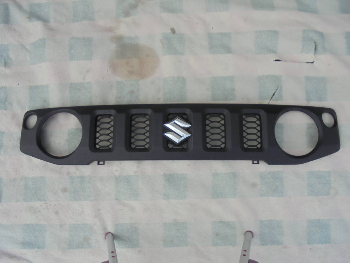 ジムニー JB64W,シエラ JB74W 純正 フロントグリル 72111-78R0 5703拍卖
