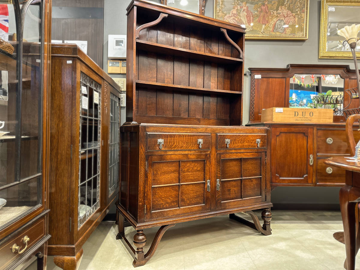 3F49 ロイズアンティークス イギリスアンティーク ボビンレッグオークカップボード リビングボード コレクション ディスプレイラック拍卖
