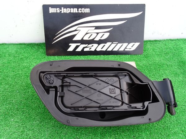 L1251vc VolksWagen純正 ゴルフ8 CD/5H フューエルリット フラップ 燃料口 蓋 5H0809857D 適合確認可能拍卖
