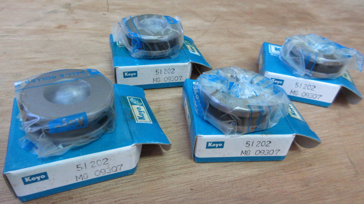 長期在庫処分未使用品 KOYOベアリング 51202 4個組 単式スラストベアリング拍卖
