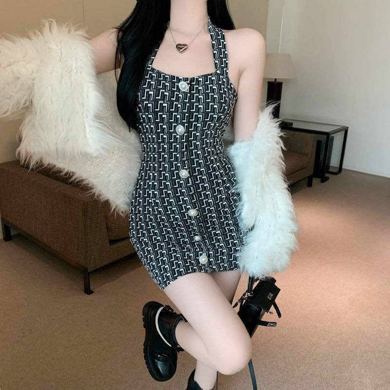 ZPT657☆セクシー エロかわ ボディライン しっかり生地 パールボタン付 ホルターネック 総柄 タイト拍卖