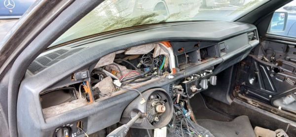 ■ベンツ W201 190E 2.3-16V ダッシュボード 中古 2016801587 部品取あり ダッシュパネル インストゥルメントパネル グローブボックス ■拍卖