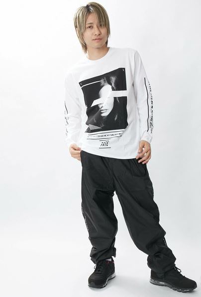 新品 MYTH マイス ロングTシャツ ゆうこん M FACE LONG SLEEVED TEE WHI拍卖