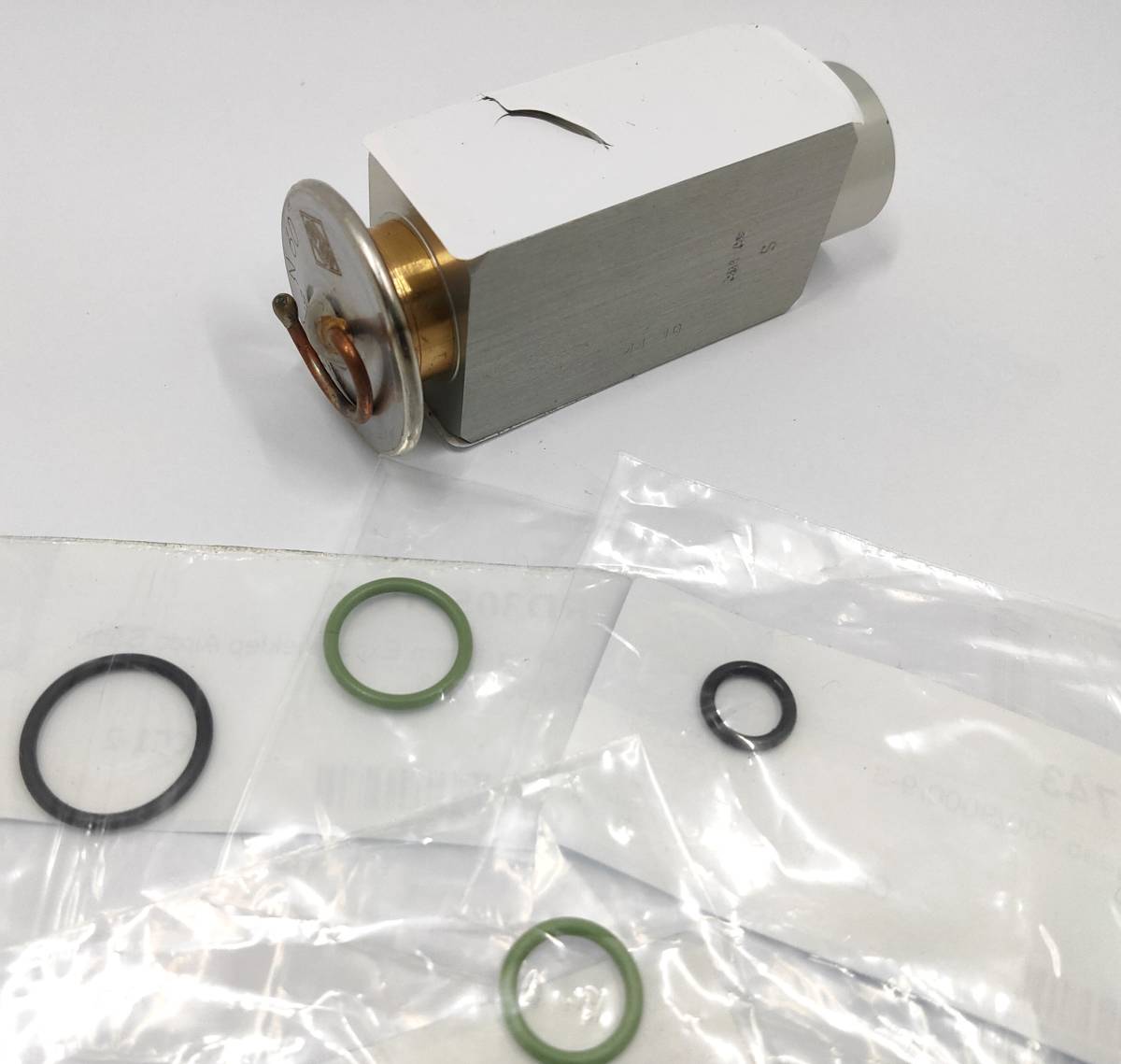 (送料込) サーブ 9000用 エキスパンションバルブ Oリング付【新品】拍卖