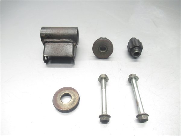 J1R5-0531 ホンダ レブル 1型 初期 エンジンハンガー マウント 純正品 【MC13-120~ CA250TG-YA】拍卖