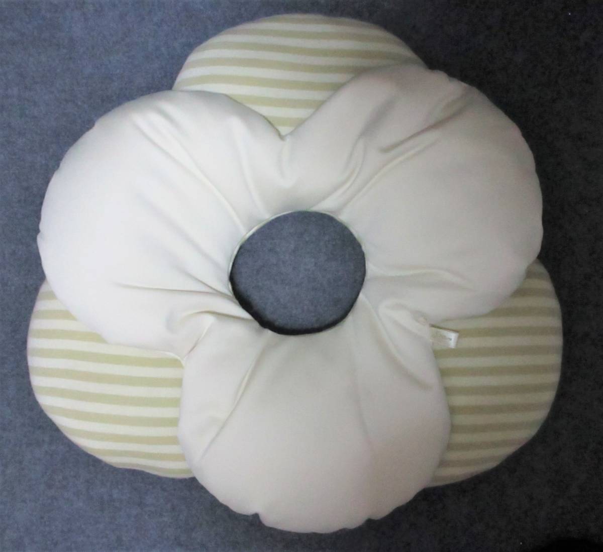 即決【 ほんやら堂 お花 円座クッション イエロー 】2つの座り心地♪ サラサラ ふわふわ クッション 座布団 産後 手術後 痔 腰痛拍卖