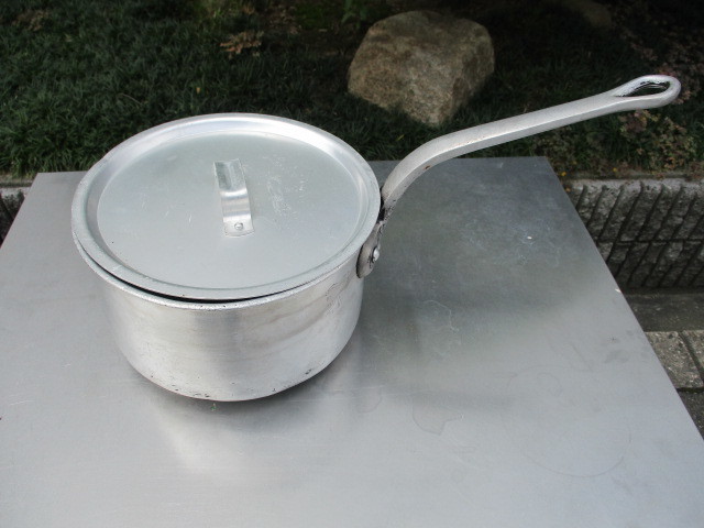 中古良品 業務用 アルミ製 片手鍋 訳アリ 21cm 蓋あり 厨房小物 店舗用品 k0633拍卖