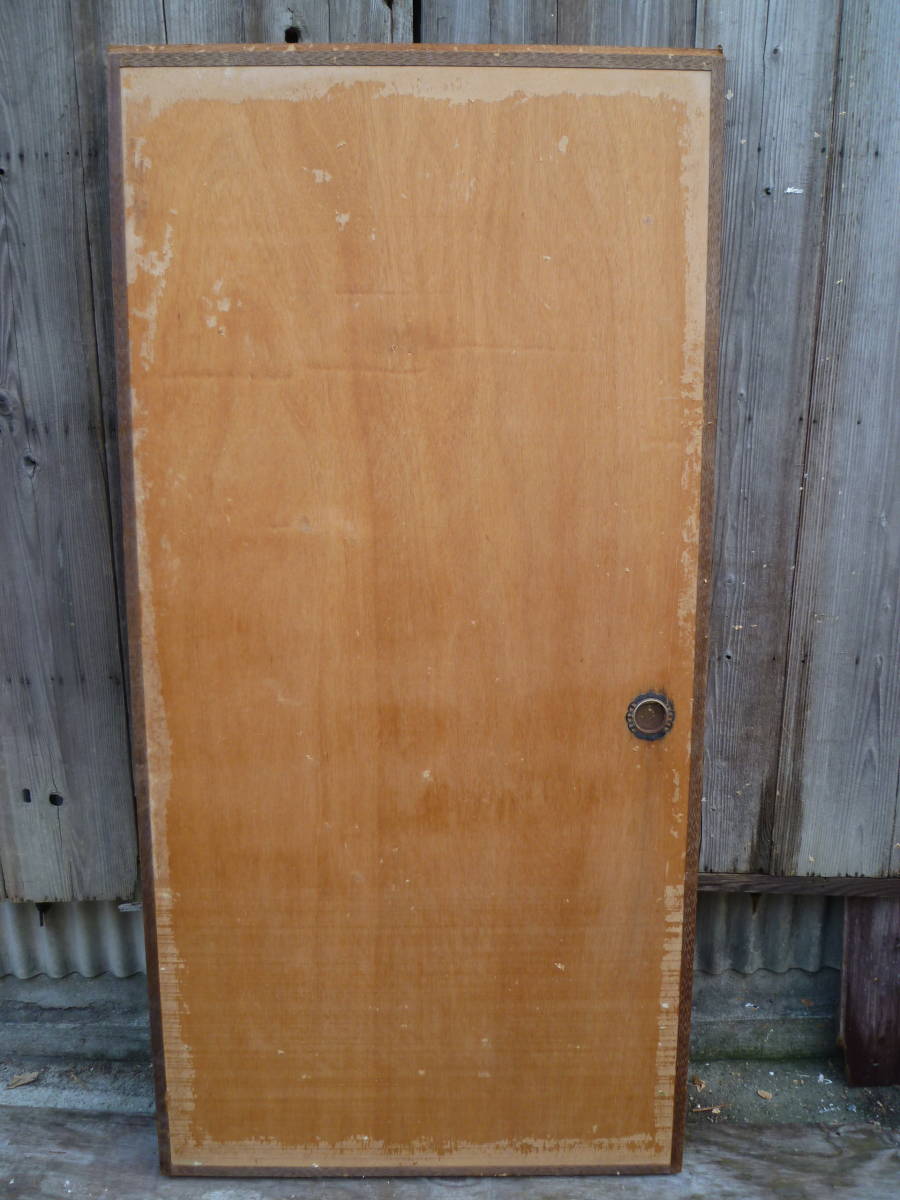 最終値下げ!M5472 戸襖 1枚 クロス襖紙張り替え必要 車輪付 木製 建具【送り先は会社 事務所 店舗限定】【個人様は西濃運輸局留め】(3006)拍卖
