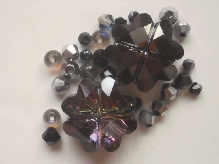 ガラスビーズ★クローバ★ブラック系★1拍卖