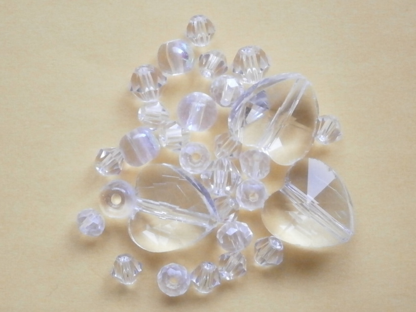 ガラスビーズ★ハート★タイプ B★クリア系★4拍卖