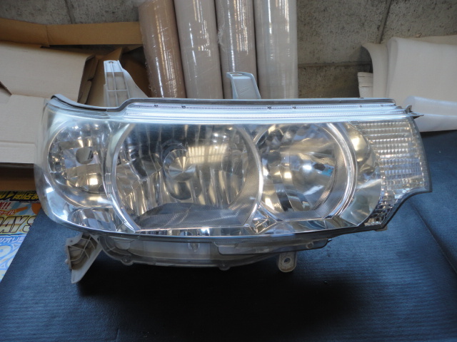 L350S L360S タント カスタム 右ヘッドライト ヘッドランプ右 ヘッド右レンズ 純正 KOITO 100-51815 DAIHATSU TANTO拍卖