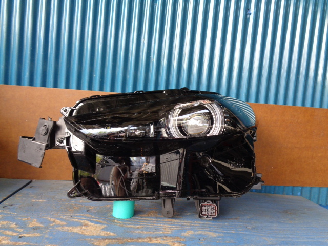 AZ417 マツダ CX-30 ヘッドライト 左 STANLEY W5546拍卖