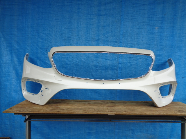 AZ461 ベンツ W213 Eクラス フロントバンパー 白 A2138852600拍卖