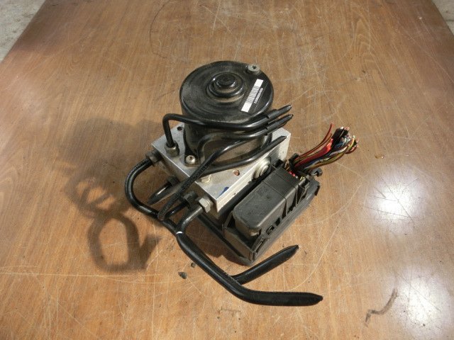 ボルボC30 ABS 平成22年 CBA-MB4204S ブレーキ アクチュエーター 31274911 31274912 20EアクRデザイン 10.6万km 2010y ii 拍卖