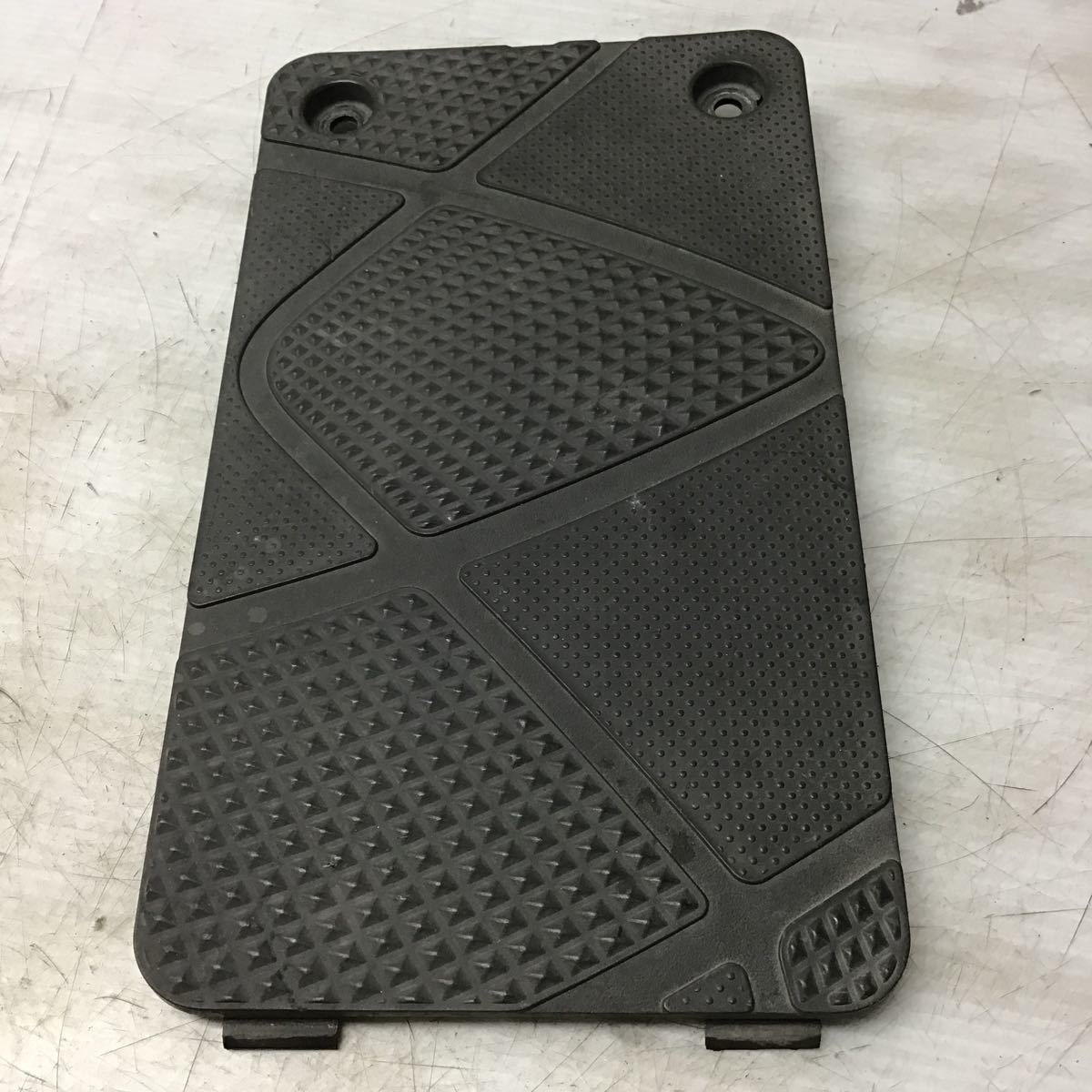 C45-53 スズキ アドレスV50 CA44A バッテリーカバー 純正部品拍卖