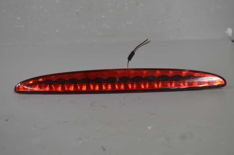 ミニクーパーS 右ハンドル車 前期(RE16 R53) 純正 破損無 取付OK 動作保証 ハイマウントストップランプ k072676拍卖