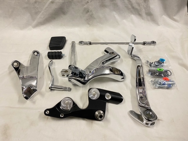 ハーレー フォワードコントロール KIT クローム ミルウォーキーエイト ソフテイルに適合 M8 フォワコン ステップ バガー 拍卖