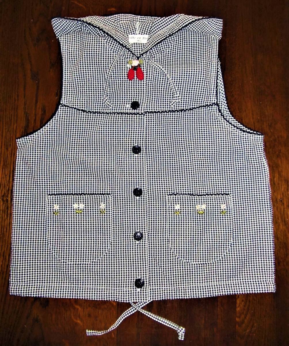 (キッズ・女の子・ベスト)Fi0lle et Toit 140 フード付きパーカー 黒白ギンガム生地 花ししゅう 両脇ポケット 胸幅 43㎝ 丈45㎝拍卖