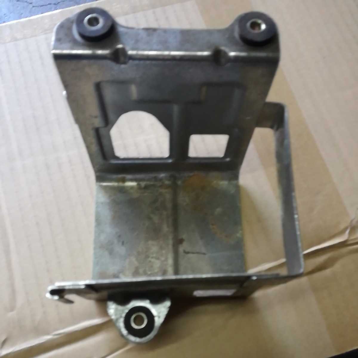 ペイペイGSX400Eザリ 実働車両 から取り外した バツテリーケース部品拍卖