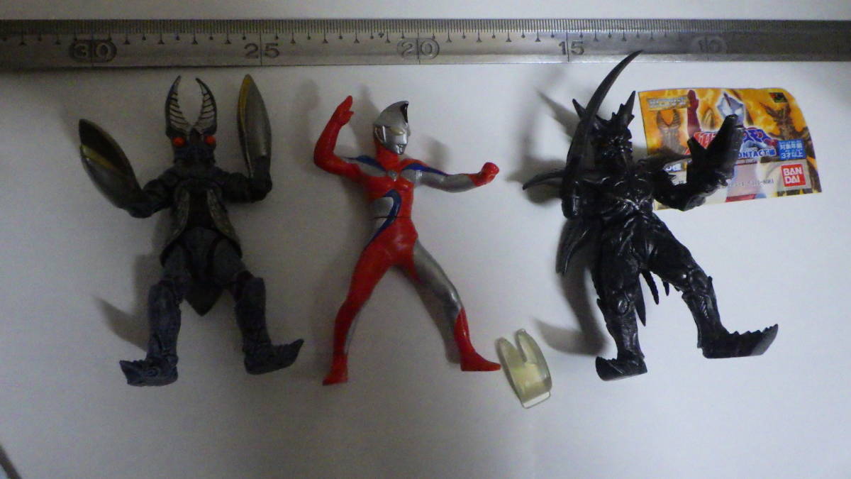 049/HGウルトラマン/FIRST CONTACT編/ウルトラマンコスモス(コロナモード)+バルタン星人ベーシカル+ネオバルタン拍卖