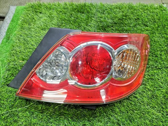 マークX DBA-GRX120 右テールランプ 250G 1F7 81551-22A20拍卖