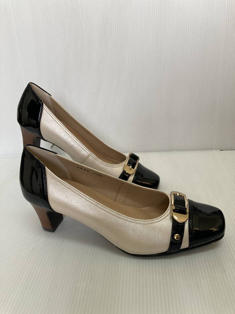 ●お買い得!DonaMiss カジュアルパンプス G7-6509 ベージュメタ/黒E 24.0㎝ 日本製 ヒール高さ約5㎝ 甲部分の飾りベルトがおしゃれ拍卖