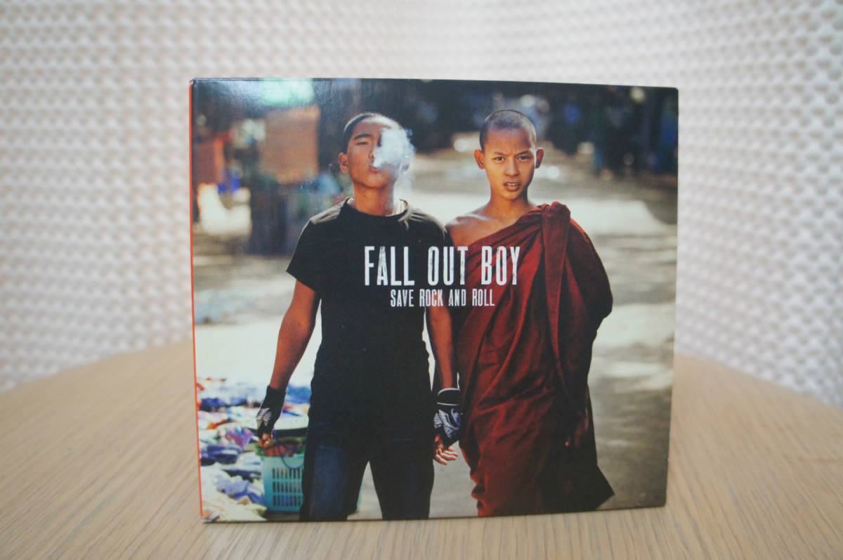 FALL OUT BOY「SAVE ROCK AND ROLL」拍卖