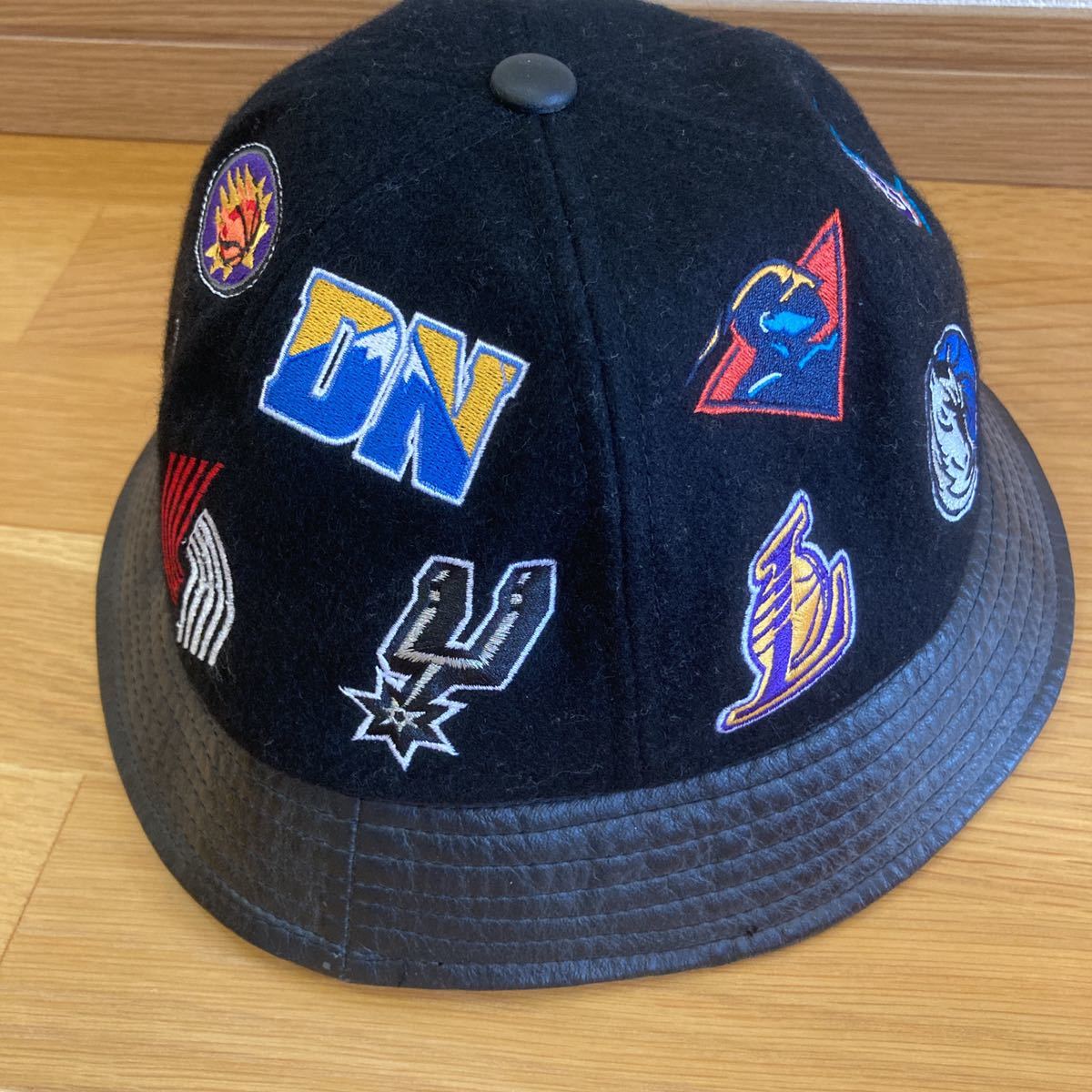 NBA ウェスタンカンファレンス ハット サイズ約7と3/8 L/XL 未使用 Reebok リーボック 2002年 ツバレザー バケットハット NEW ERA バスケ拍卖