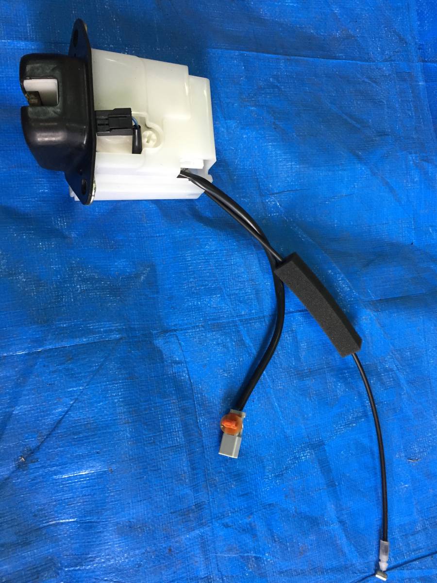 T-E-5003 後期 エリシオン RR1 RR2 RR3 RR4 RR5 RR6 テールゲート リアゲート リヤゲート キャッチ ラッチ プレステージ 拍卖