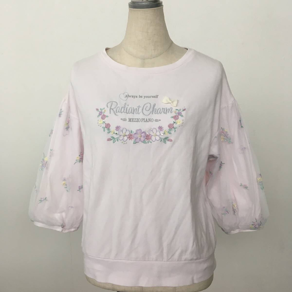 メゾピアノ 小花刺繍&チュールレース袖 プルオーバー拍卖