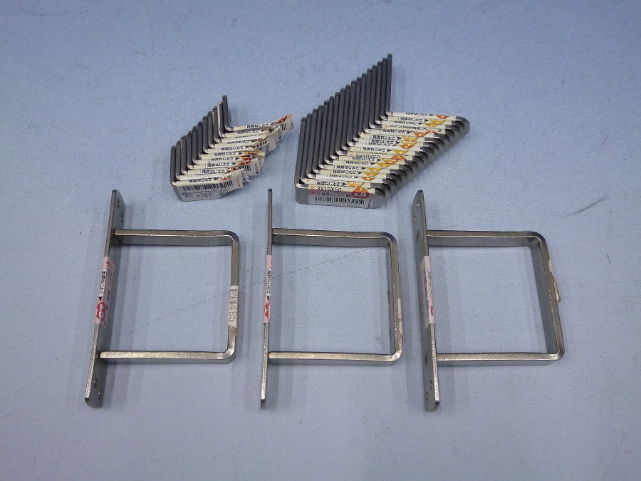 ●ステン 貫抜 通 60 3個 ●ステン 特厚隅金 丸 3×19×30 11個 ●ステン 得厚隅金 丸 3×19×50 17個 未使用 DIY拍卖