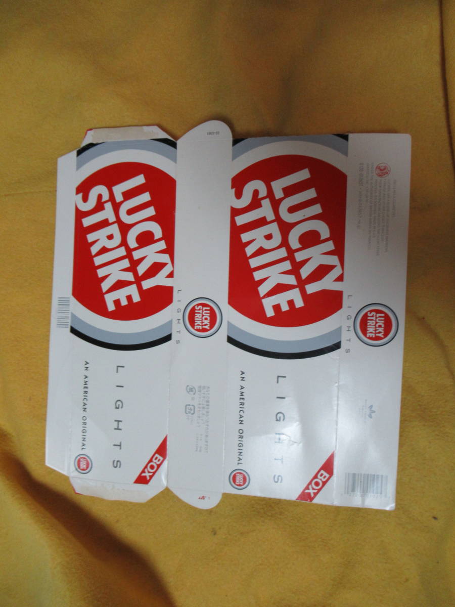 日本語表記の無いころのラッキーストライク カートンボックス拍卖