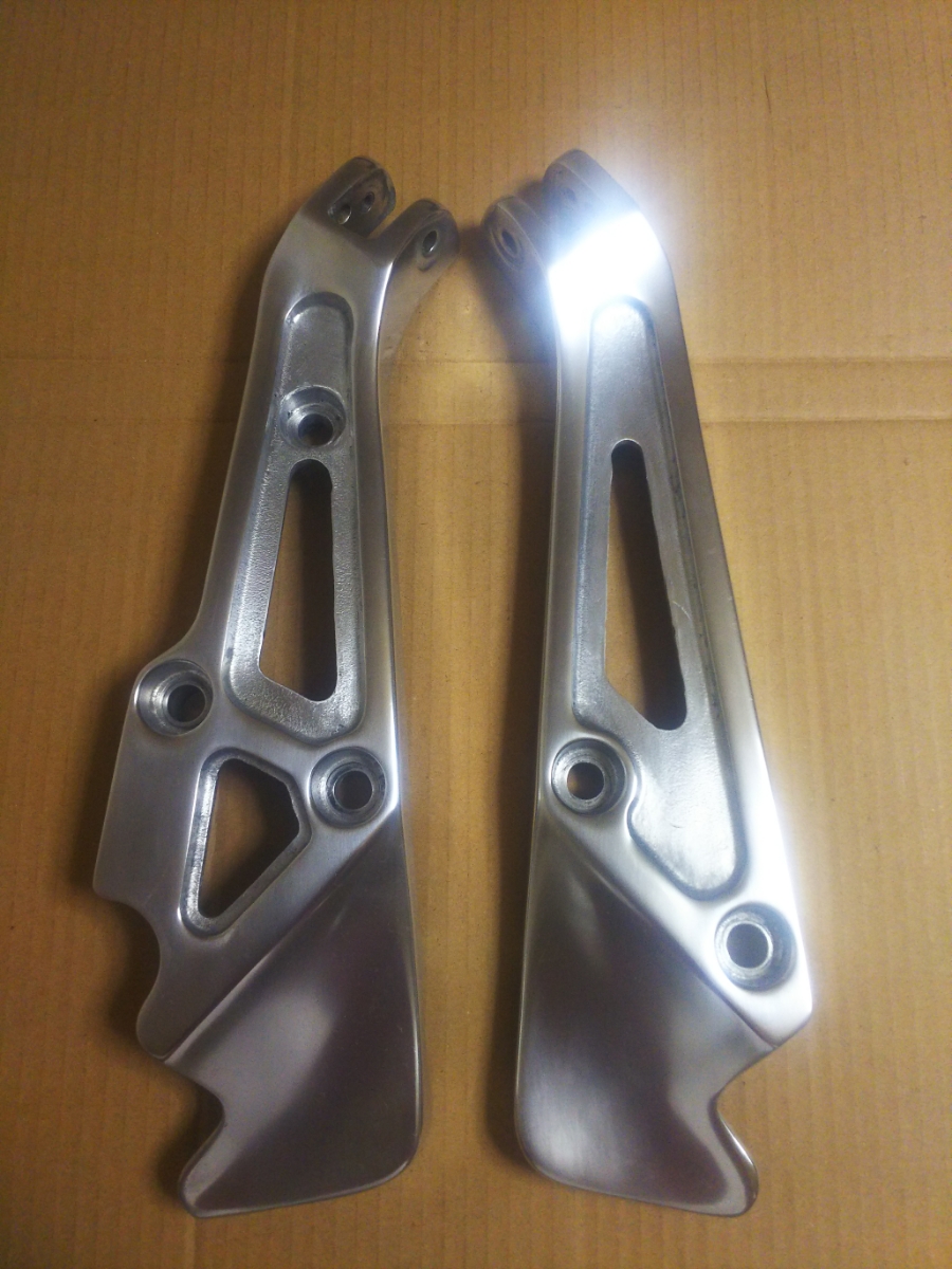 国内物純正ステッププレート左右(バフ掛け後未使用) GSX400FSインパルスGSX400F ジーフォア impulseインパル拍卖