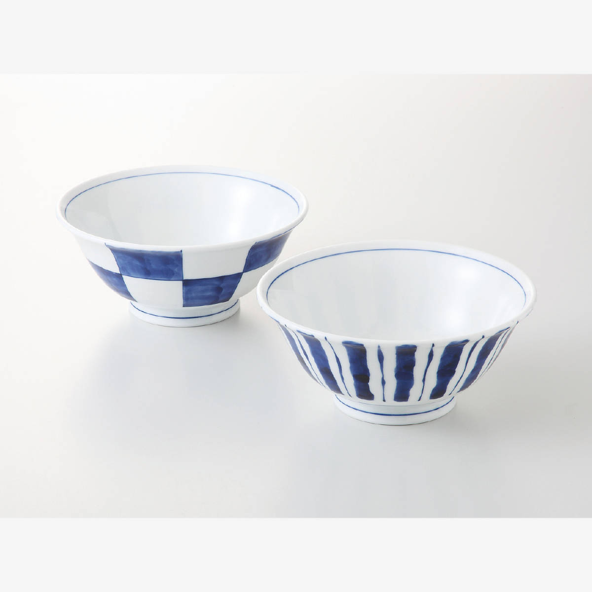 西海! ☆染付モダン・ラーメン鉢ペア☆ 14115 新品 ランチセット どんぶり 丼 ギフト拍卖