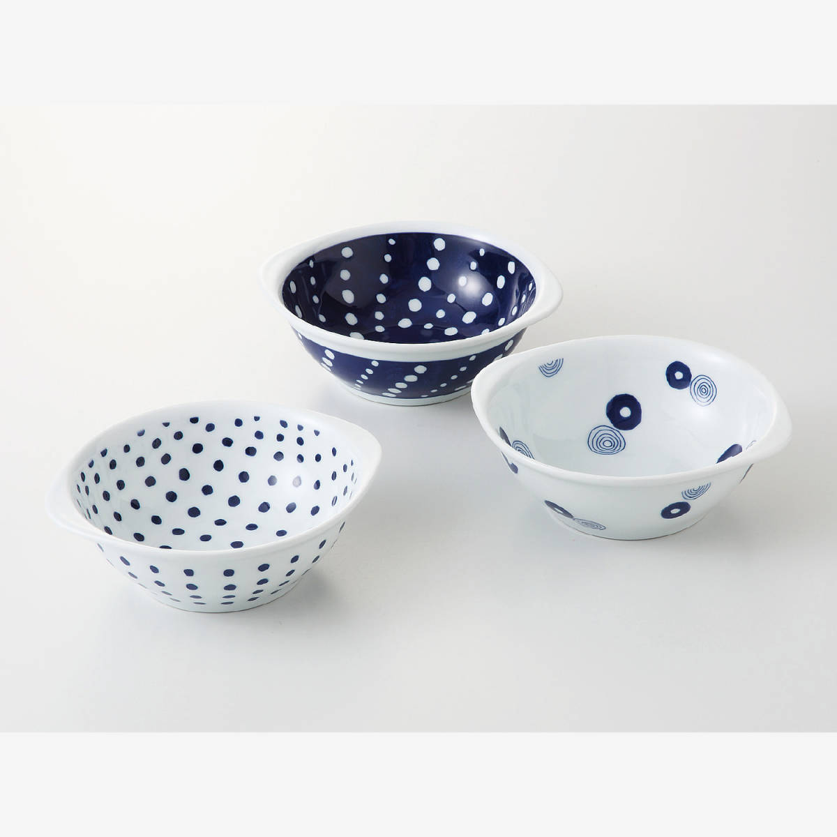 西海! ☆藍丸紋・手付軽量鉢トリオ☆ 14138 新品 飯碗 ボウル プレート 盛皿 盛鉢 向付 ギフト 拍卖